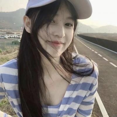 刚开学，校花约我吃饭